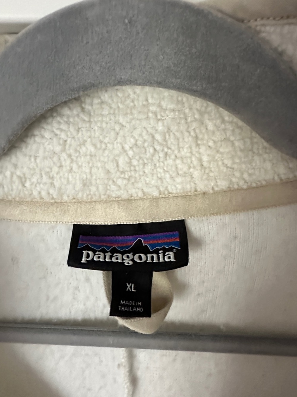 Patagonia Two-Tone Cream & Light Gray Quarter-Zip Shearling Pullover - Picture 2 of 4